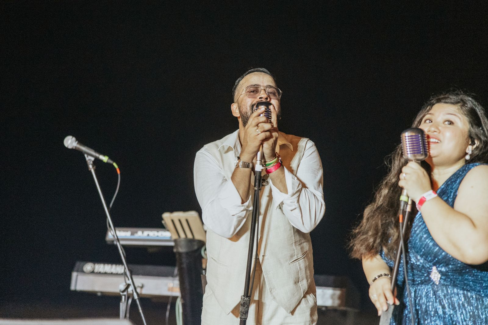 Memory Lane entertaining 300+ guests at grand wedding reception