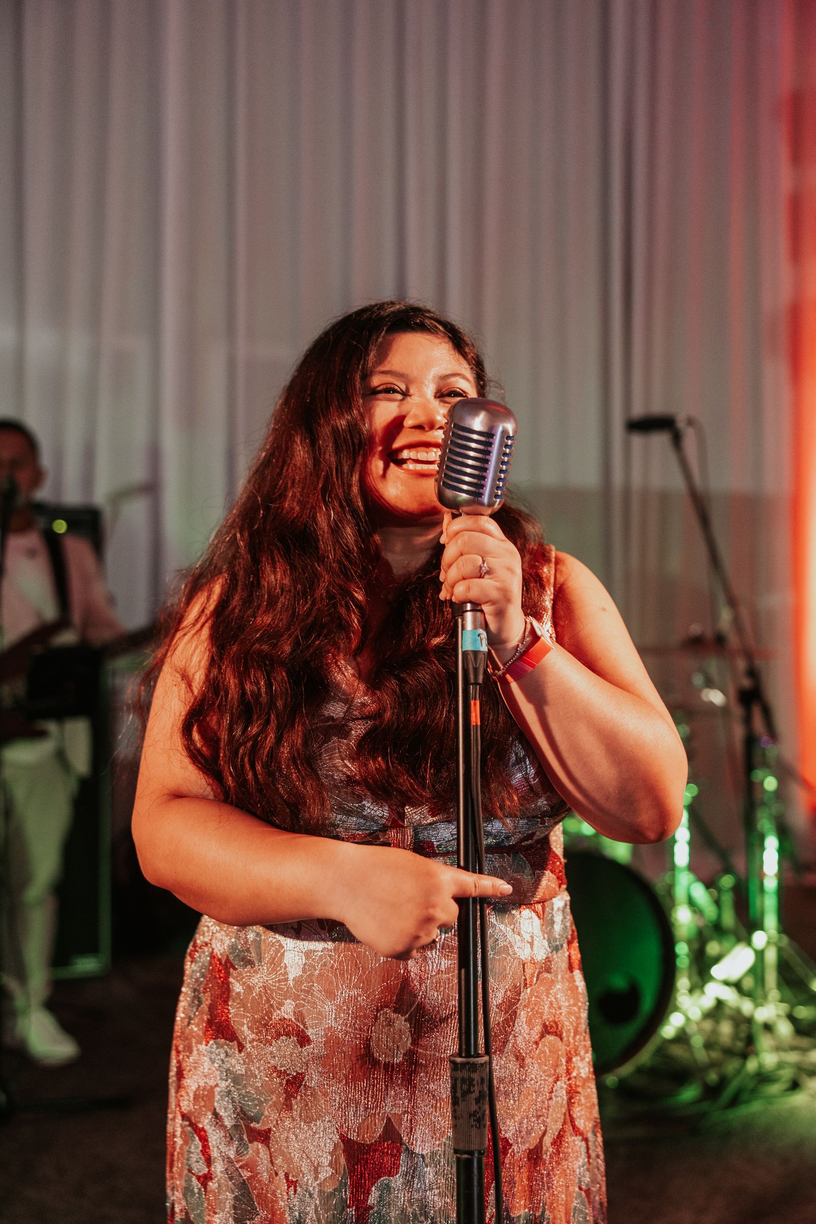 Bridal party dancing during Memory Lane wedding reception set