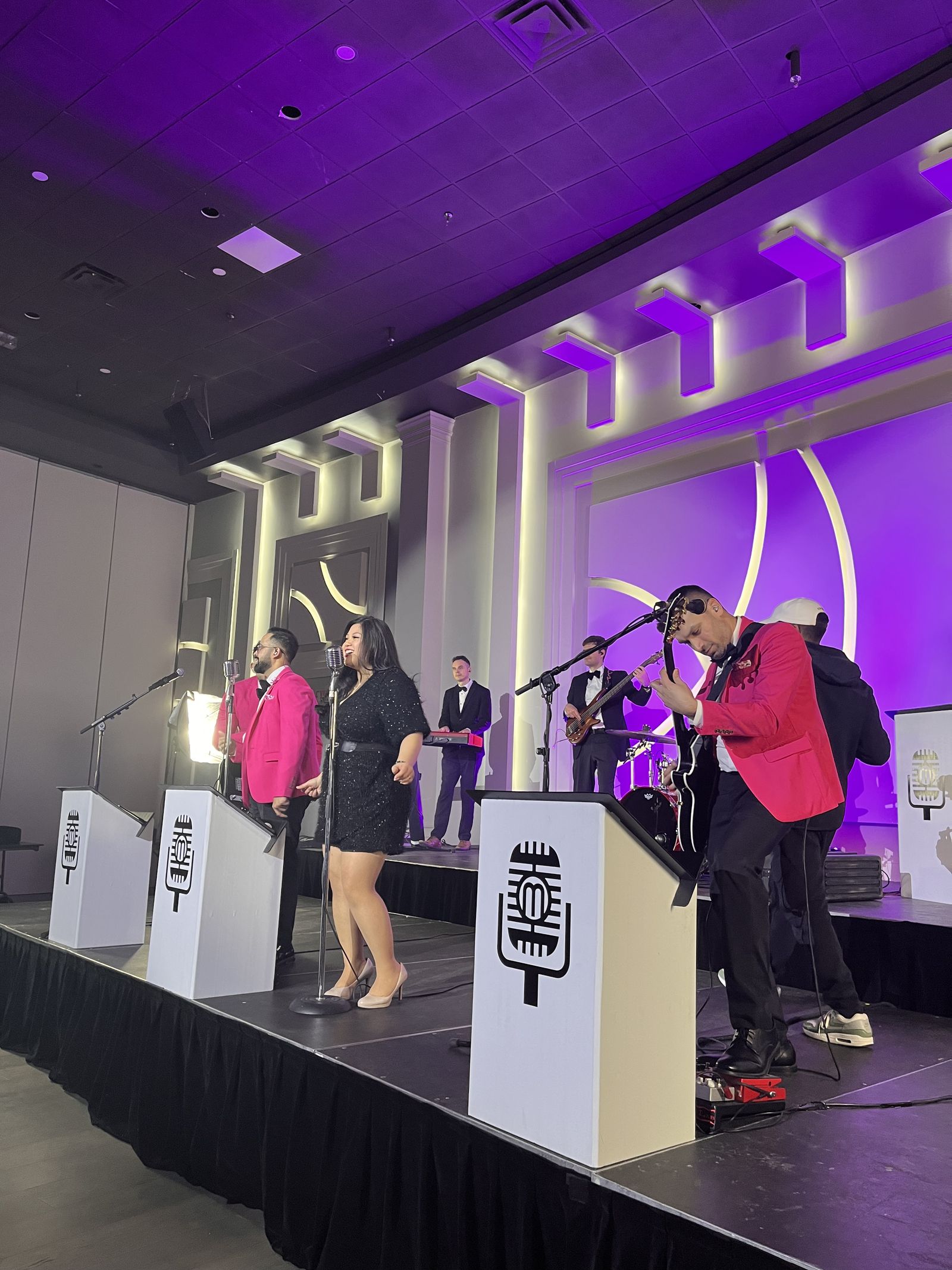 Wedding celebration with Memory Lane performing live music