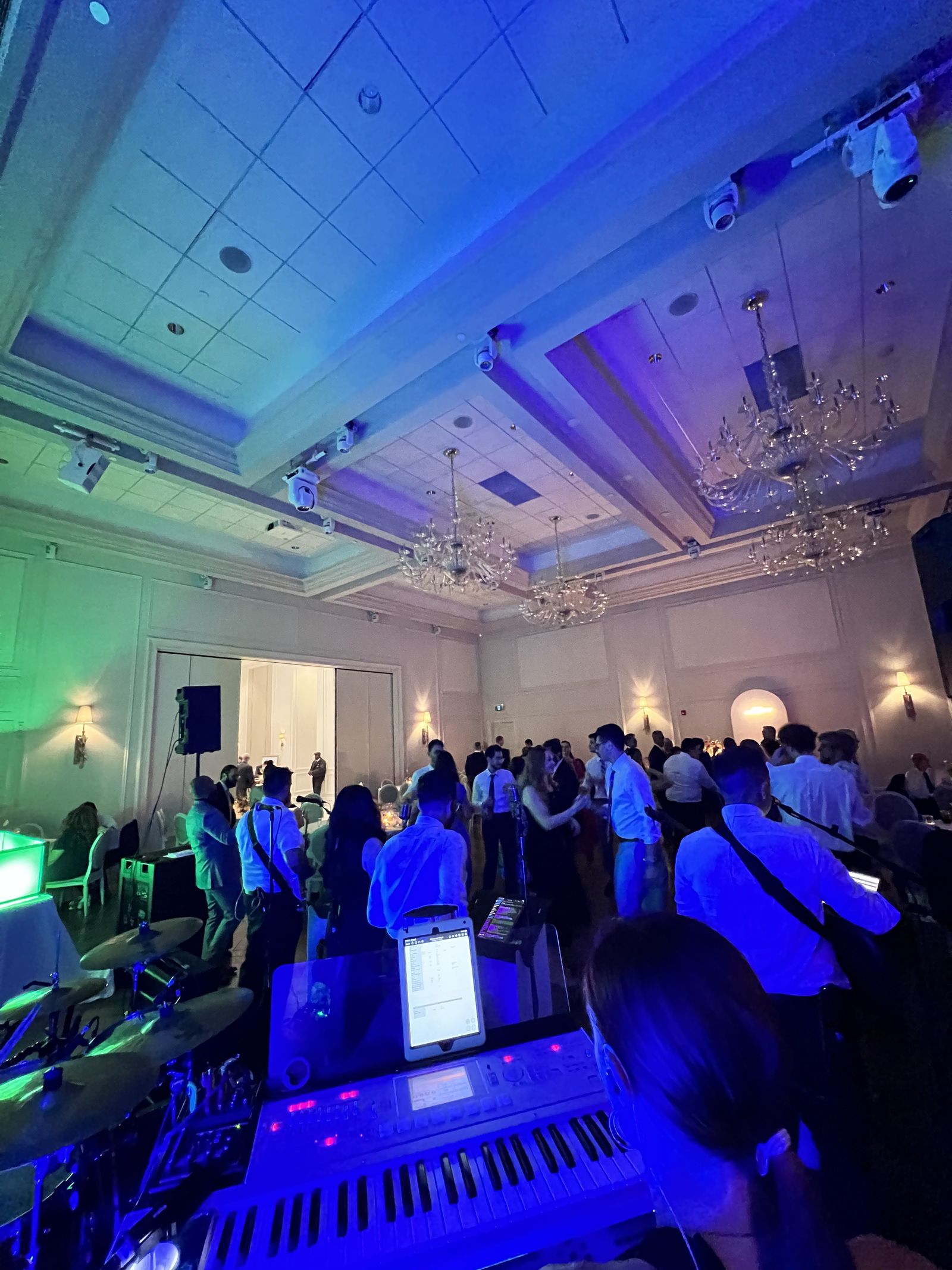 Memory Lane live band performing at Mississauga wedding