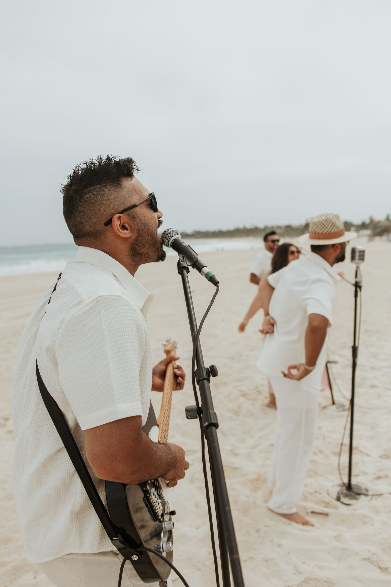 Memory Lane entertaining 200+ guests at Mississauga wedding