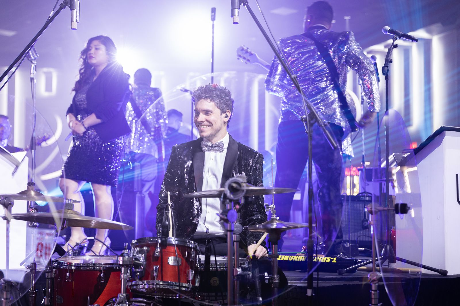 Memory Lane acoustic duo performing during cocktail hour